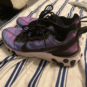 Size 9 Nike react